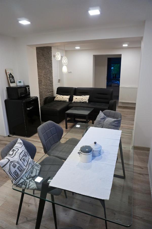 Apartmany U Lipy Tatobity Eksteriør bilde
